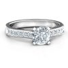 Elegante anello da duchessa con dettagli sulle spalle