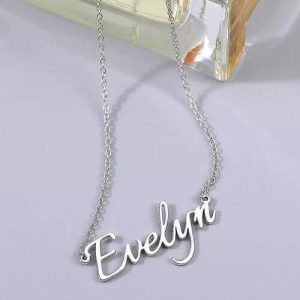 Collar con nombre personalizado en plata