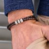 Personalisiertes Herrenlederarmband aus Sterlingsilber
